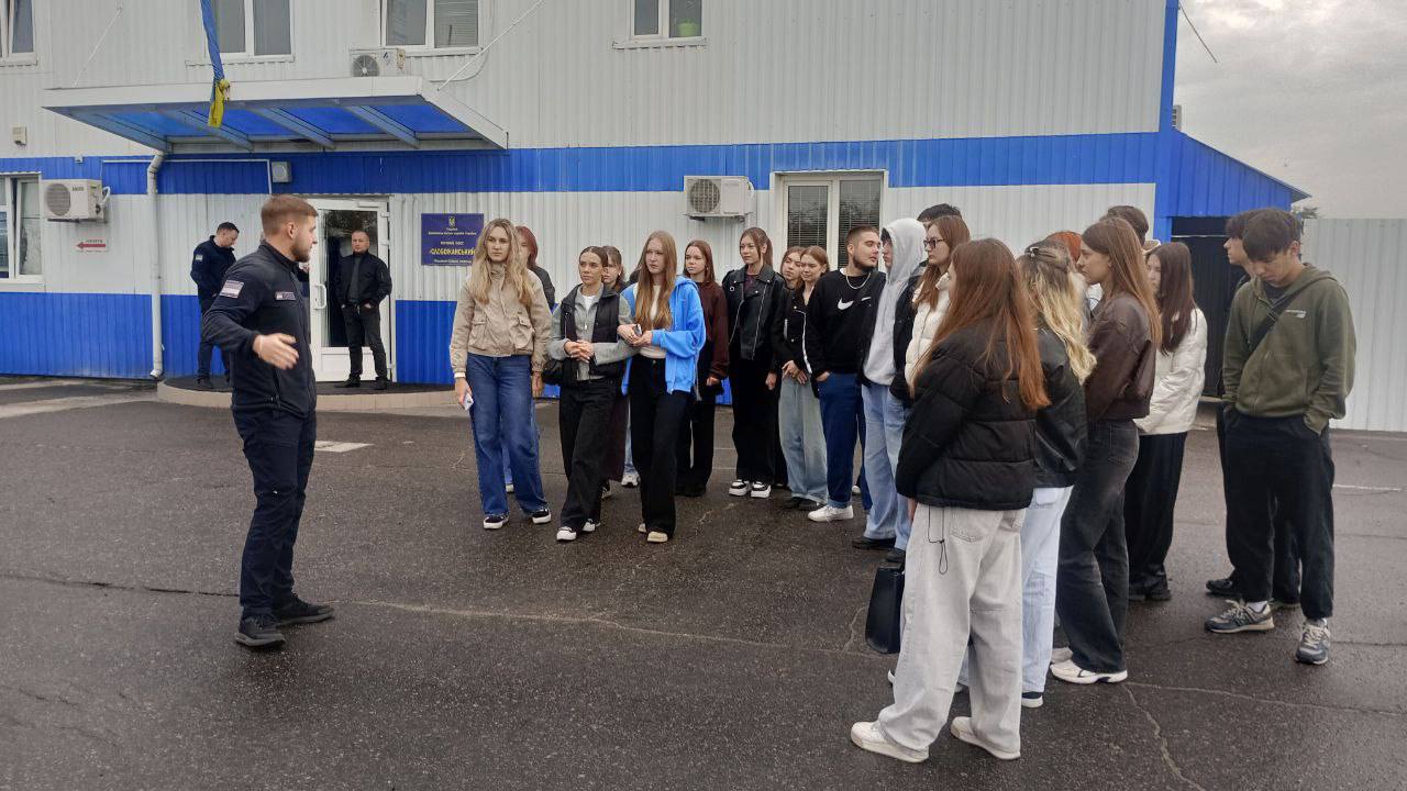 Студенти-менеджери на митниці: навчання у дії!