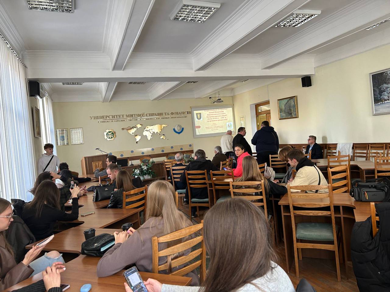 В Університеті митної справи та фінансів відбувся проєкт «Зв’язок поколінь німців»