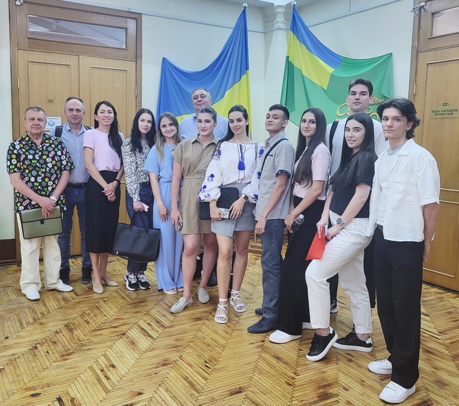 Журналістика, реклама, PR: кваліфікаційні творчі проєкти про життя і для життя