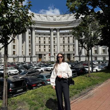 Міністерство закордонних справ України рекомендує працевлаштувати