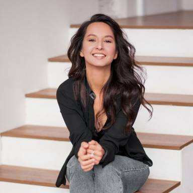 Про фейкових науковців, «червоні прапорці» у роботі і вихід з «бульбашки експертів» розповіла студентам УМСФ журналістка Наталія Бушковська