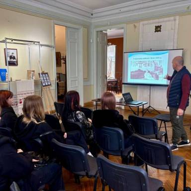 Навчальна екскурсія студентів-культурологів до музею Дмитра Яворницького